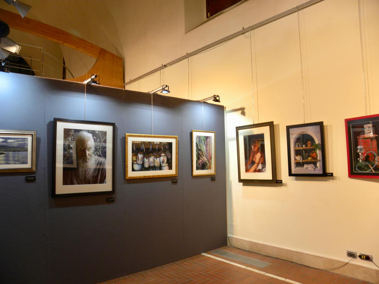 Panel con el cuadro de María Dolores Gil 